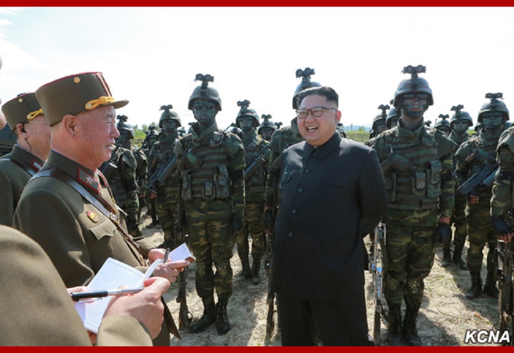 北朝鮮軍で兵役中のわが子が謎の死。怒り狂う親たち